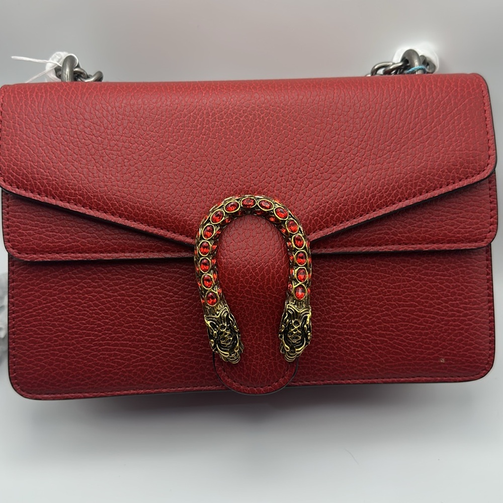 Tiffany and Fred red pebble leather purse with dragons on clasp - Picture 3 of 6